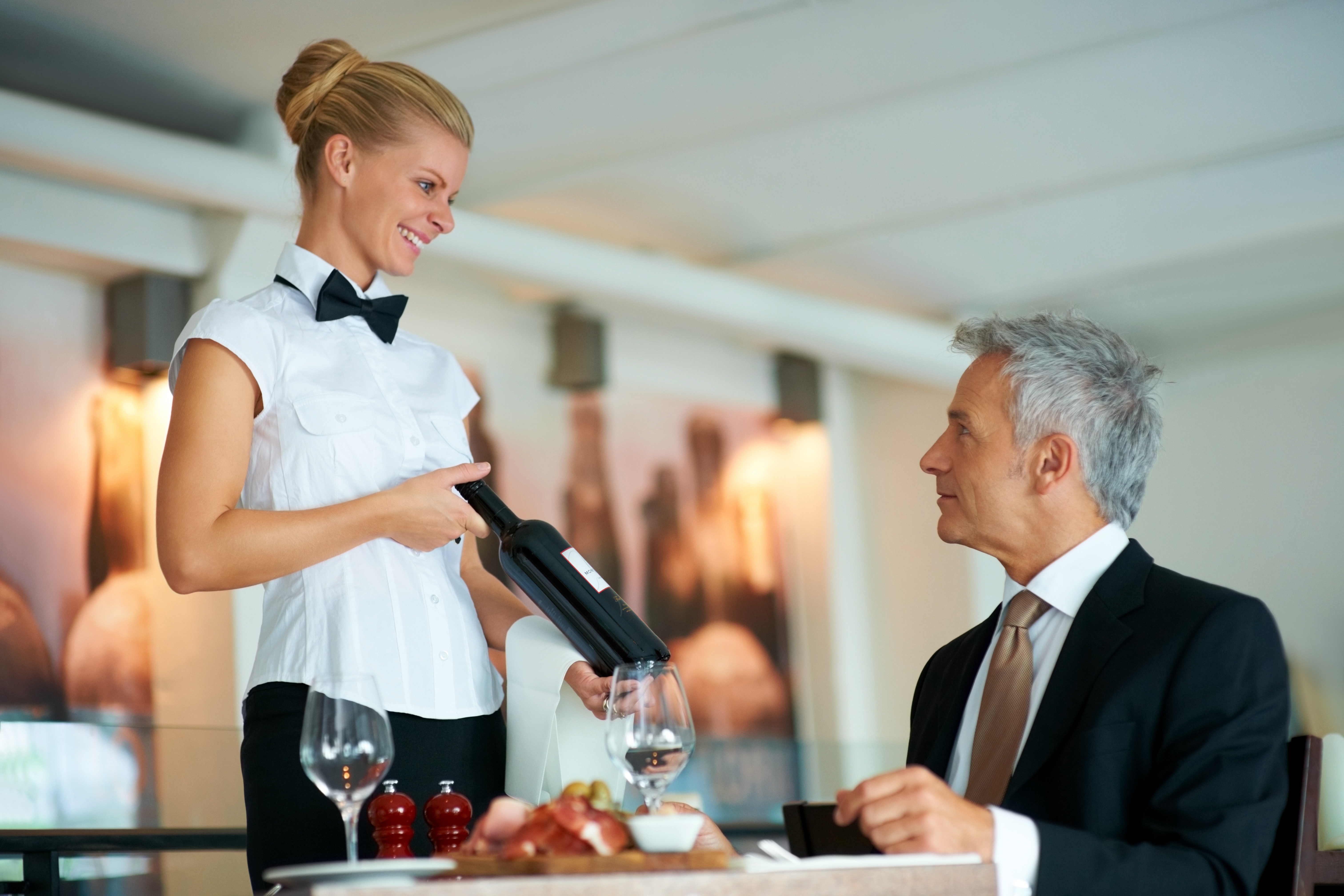 Gestión de restaurantes: Diez consejos para emplear la venta sugestiva con éxito