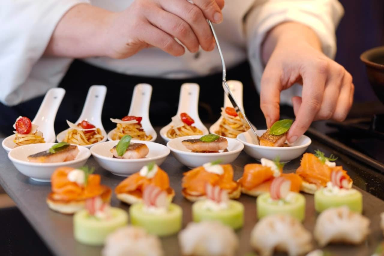 Clases de catering: ¿Cómo iniciar un negocio de servicio de comida?