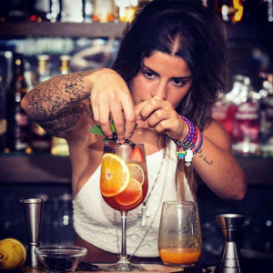 10 consejos de servicio al cliente para los bartender
