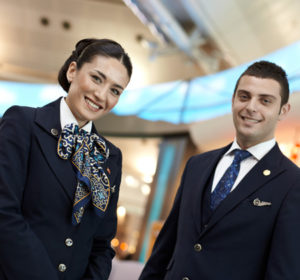 Consejos para ser el o la mejor tripulante de cabina en tu aerolínea