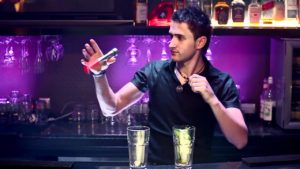 Cómo lograr ser un bartender experto con estos 10 consejos