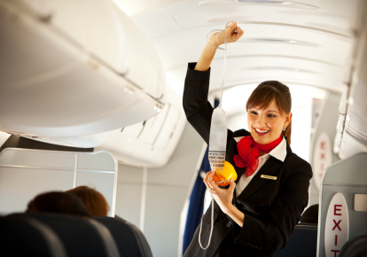Aviación Comercial: Anuncios a bordo hechos por los tripulantes de cabina