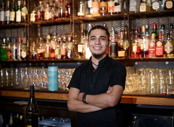 Bar Profesional: Cómo trabajar de barback o asistente de bartender