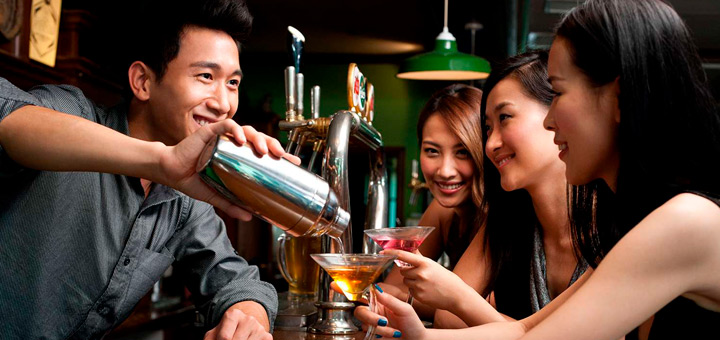 Técnicas que todo bartender profesional debe conocer
