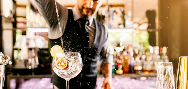 Qué necesitas para trabajar como bartender profesional en cruceros