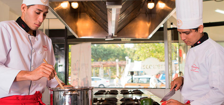 ¿Qué aprendes en una escuela de gastronomía?